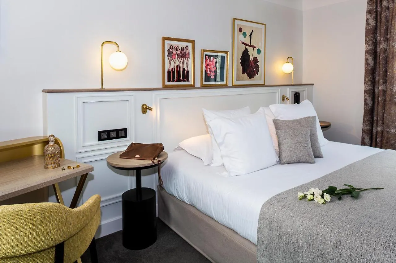 Hôtel Le Pierre Paris 4*,