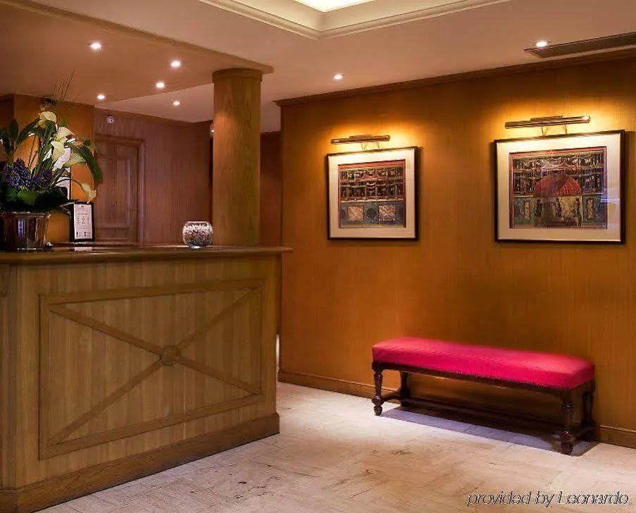 Hotel Hôtel Le Pierre Paris
