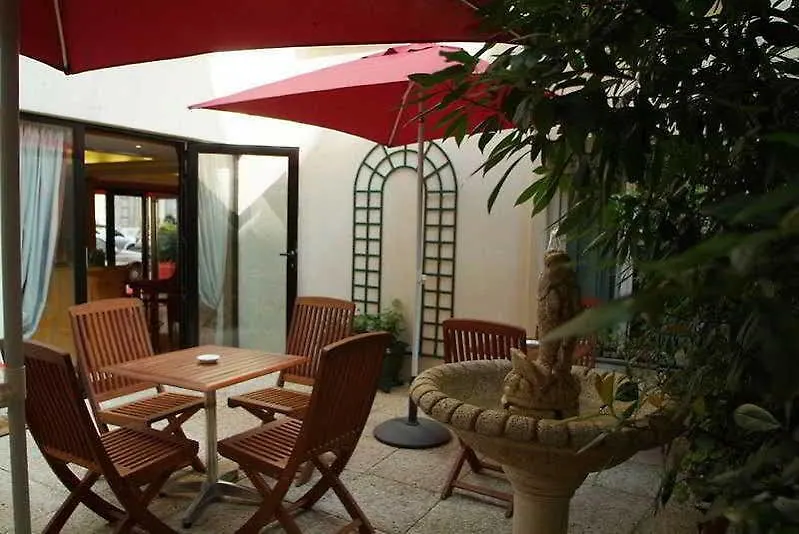 Hôtel Le Pierre Paris Hotel