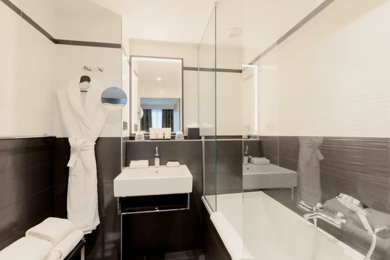 Hotel Hôtel Le Pierre Paris